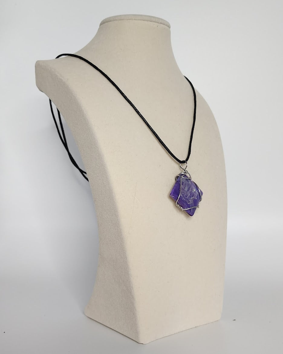 Shimmering Diamond-Shaped Blue and Purple Pendent