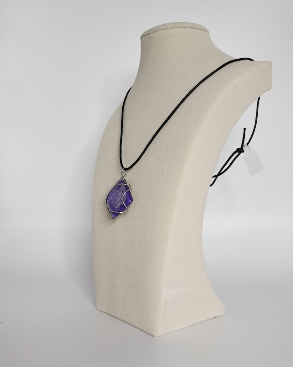 Shimmering Diamond-Shaped Blue and Purple Pendent